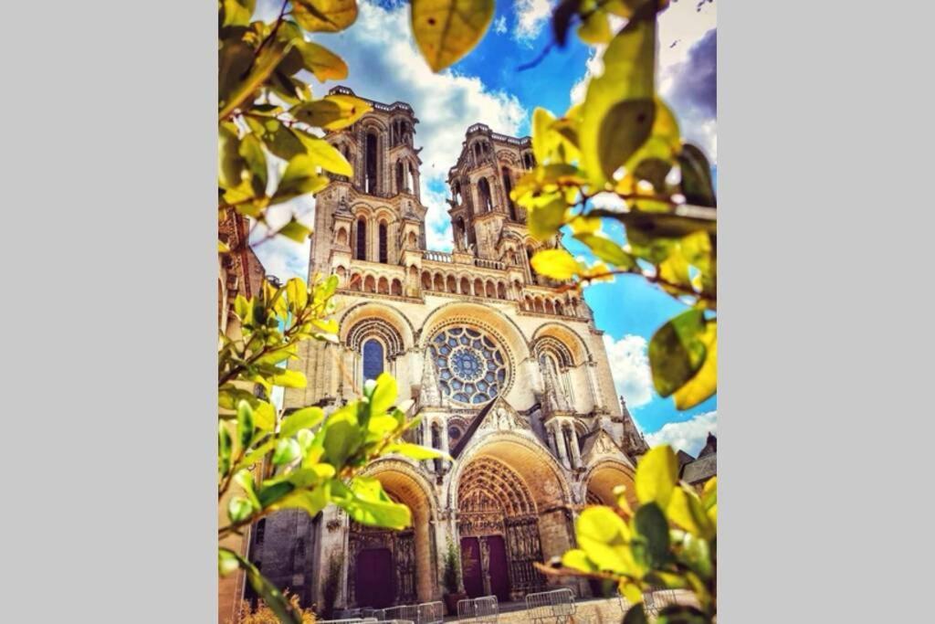 Апартаменты Au Coeur De La Cite Medievale Лан Экстерьер фото